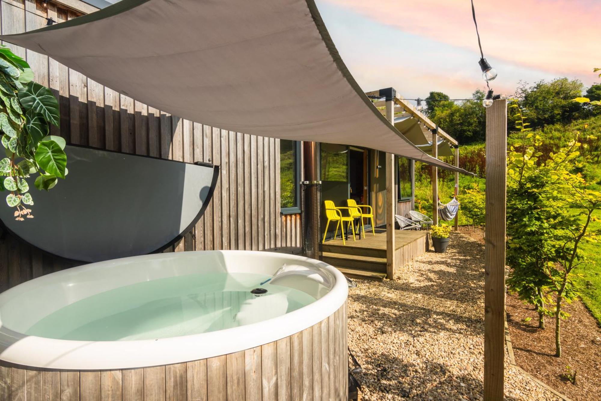 The Hive - Unique Hot Tub Cabin In Millport Exterior foto